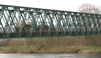 Metal girder bridge
